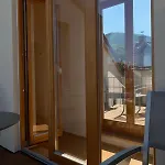 Gruppen Und Familienstadthaus 5-6 Betten, 4 Baeder, 2 Terrassen Und Balkon Сasa de vacaciones