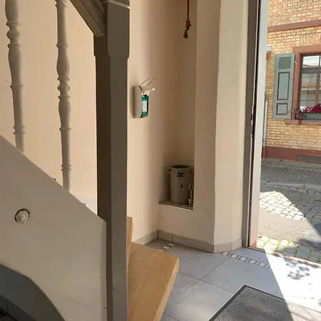 Dom wakacyjny Gruppen Und Familienstadthaus 5-6 Betten, 4 Baeder, 2 Terrassen Und Balkon