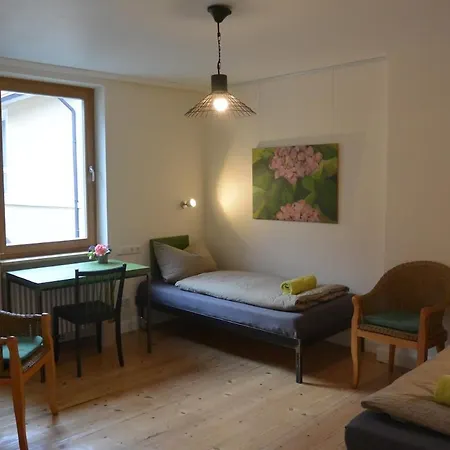 Gruppen Und Familienstadthaus 5-6 Betten, 4 Baeder, 2 Terrassen Und Balkon Dom wakacyjny Neustadt an der Weinstraße