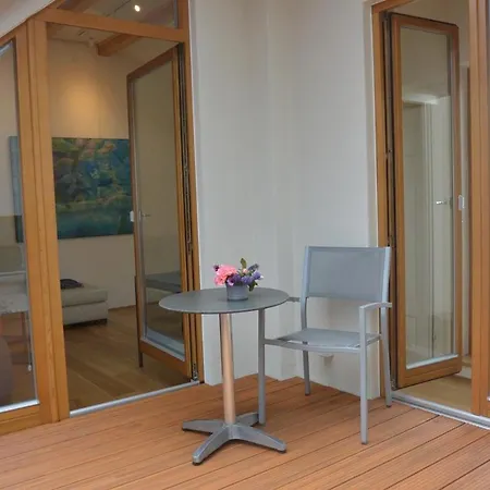 Gruppen Und Familienstadthaus 5-6 Betten, 4 Baeder, 2 Terrassen Und Balkon Dom wakacyjny