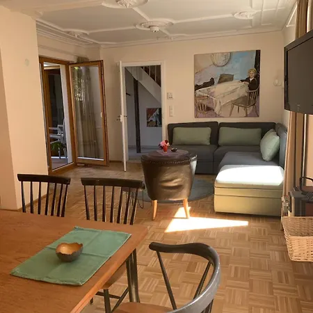 Gruppen Und Familienstadthaus 5-6 Betten, 4 Baeder, 2 Terrassen Und Balkon *