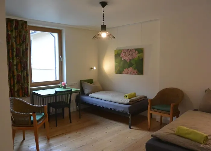 Gruppen Und Familienstadthaus 5-6 Betten, 4 Bäder, 2 Terrassen Und Balkon Ferienhaus Neustadt an der Weinstraße