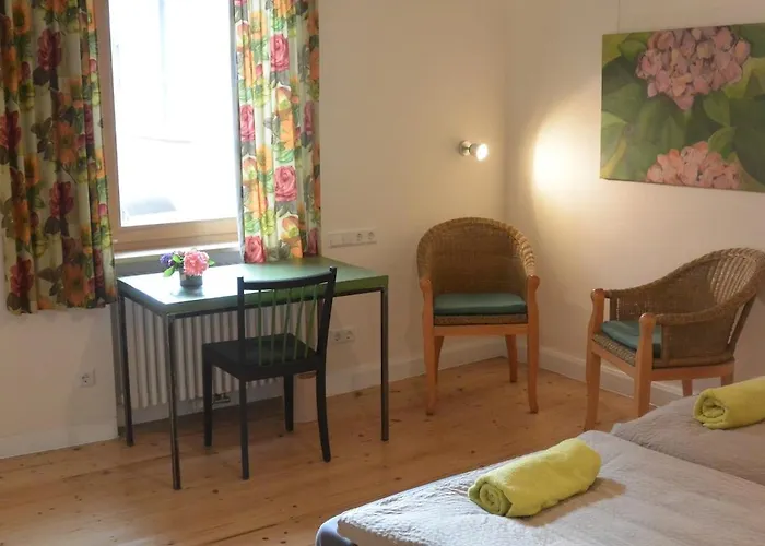 Gruppen Und Familienstadthaus 5-6 Betten, 4 Baeder, 2 Terrassen Und Balkon 度假居 Neustadt an der Weinstraße